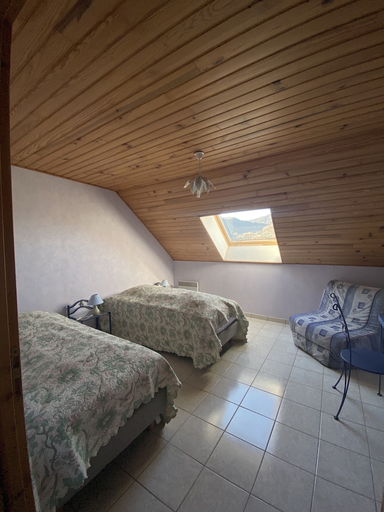 Ferme Auberge Le Cochon du Madres view 3