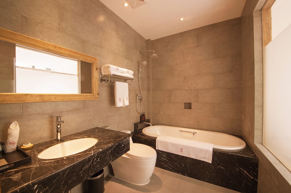 Lotus Mountain Boutique Inn