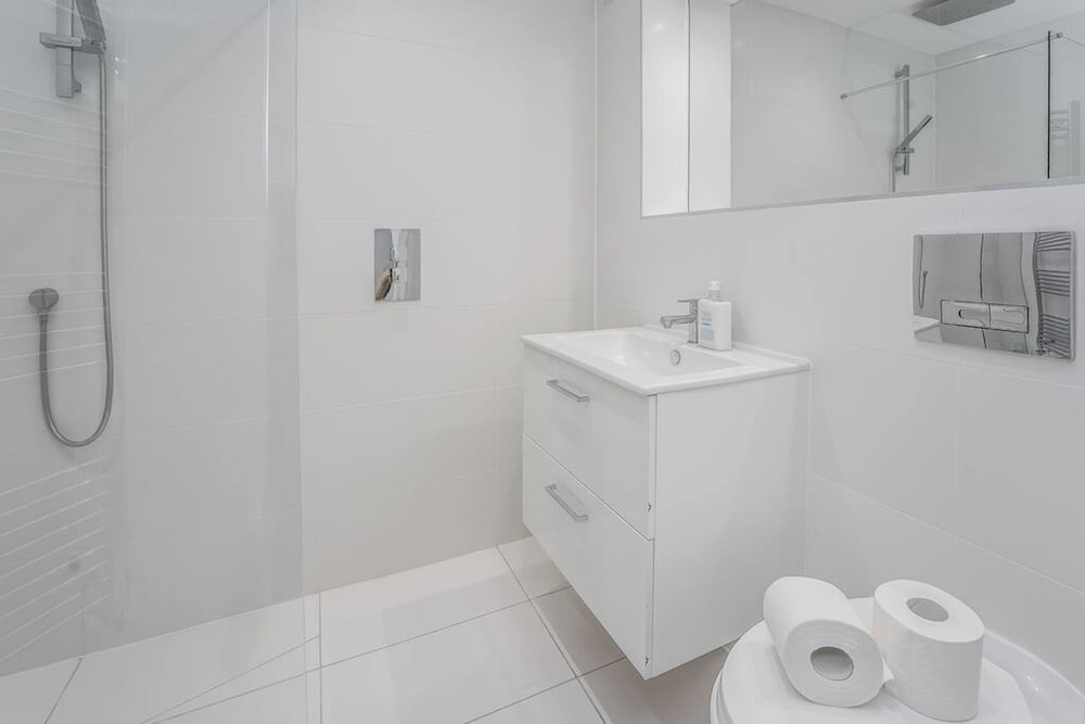 Luxury 2bed 2bath-ground Floor-free Parking