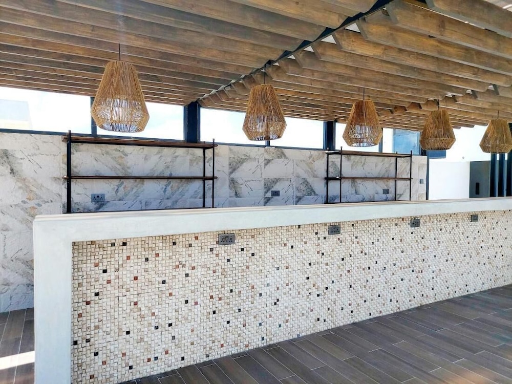 Luxurious Nairobi Condo With Rooftop Pool & Gym