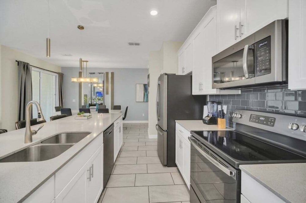 Retreat & Relax Screened In Pool Home Kid Rooms 4 Bedroom Townhouse