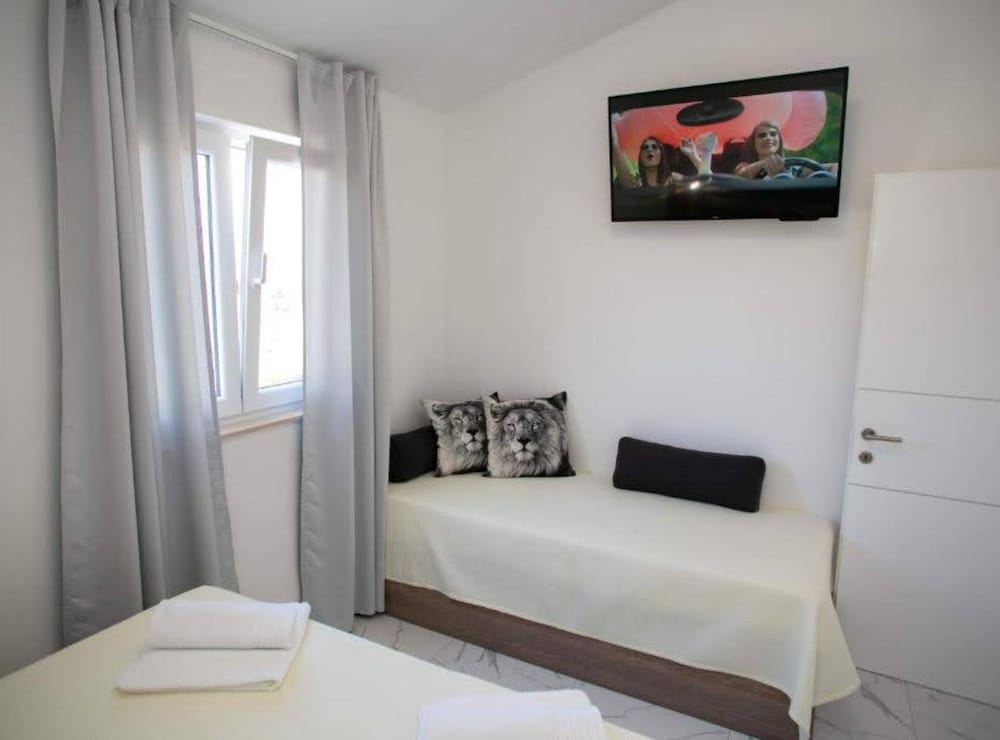 Apartments Sun Dance 2 With Heated Pool