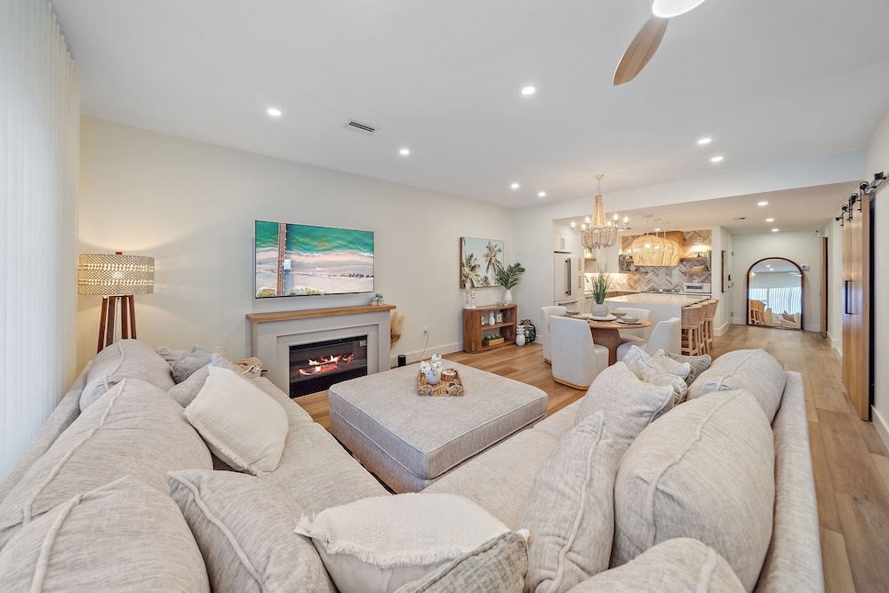 The Beach House 2 Bedroom Condo