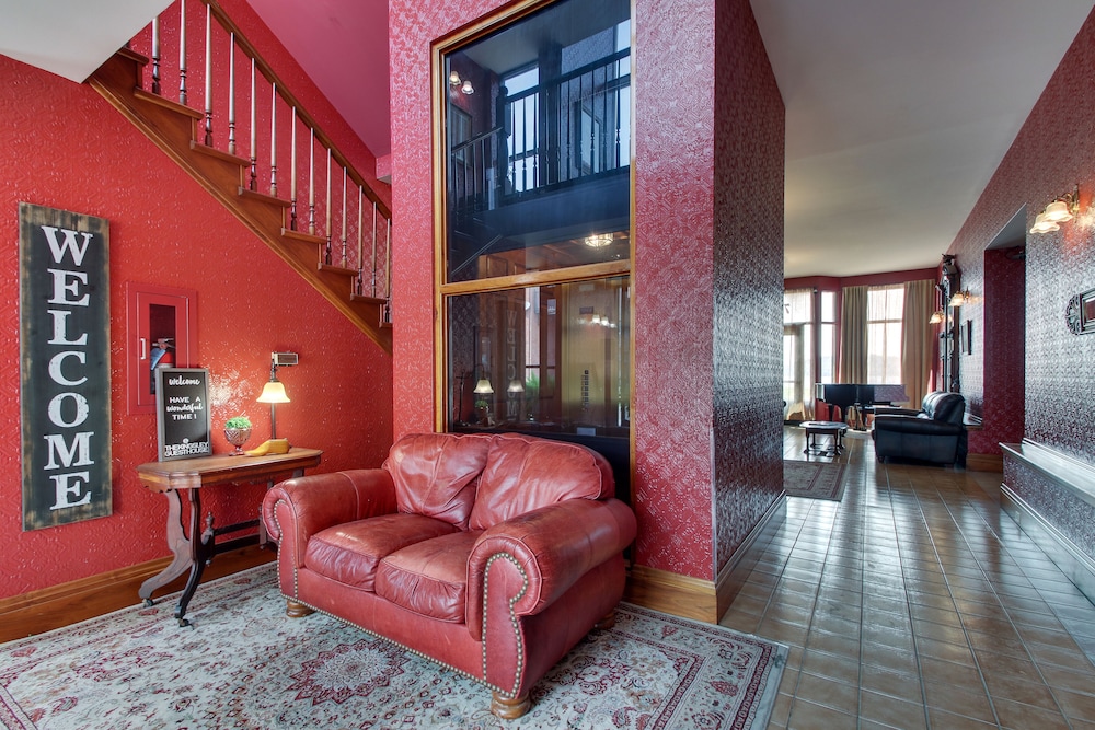 Burlington Vacations - Kingsley Inn - Property Image 3