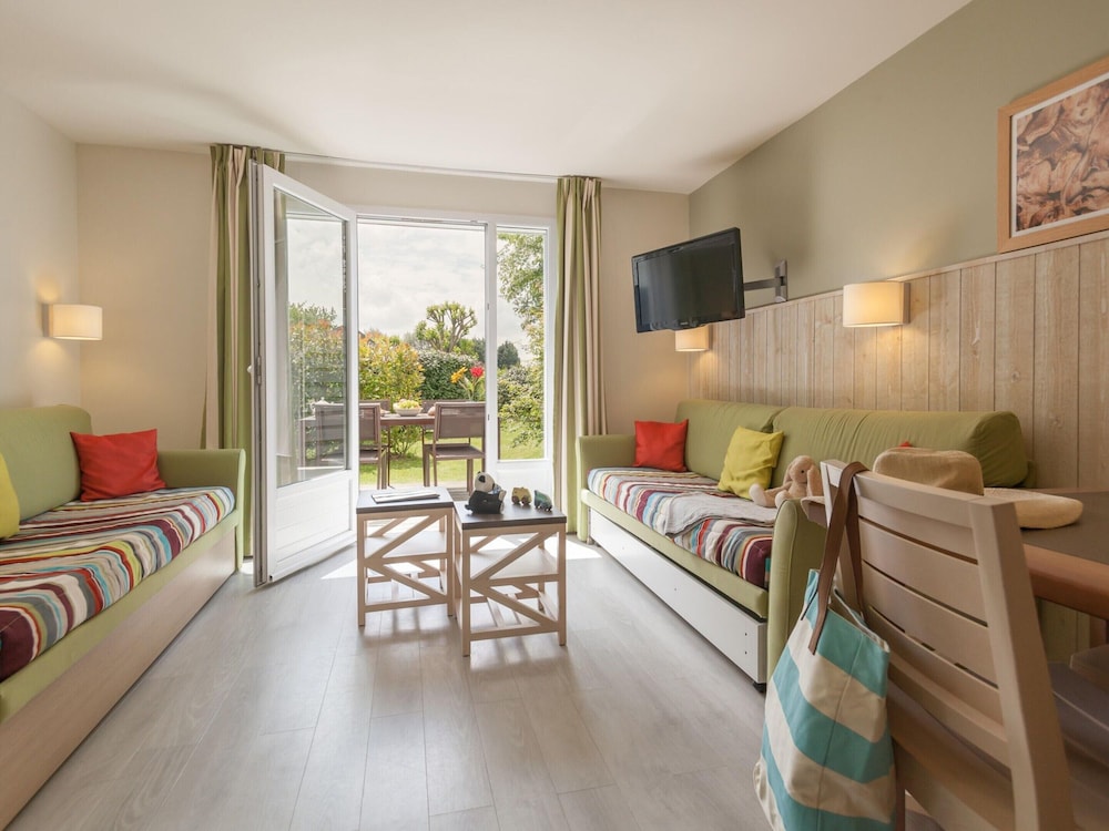 Apartment in Branville With Communal Pool