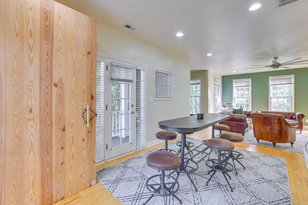 Greensboro Townhome w/ Deck - Walk to Downtown view 3