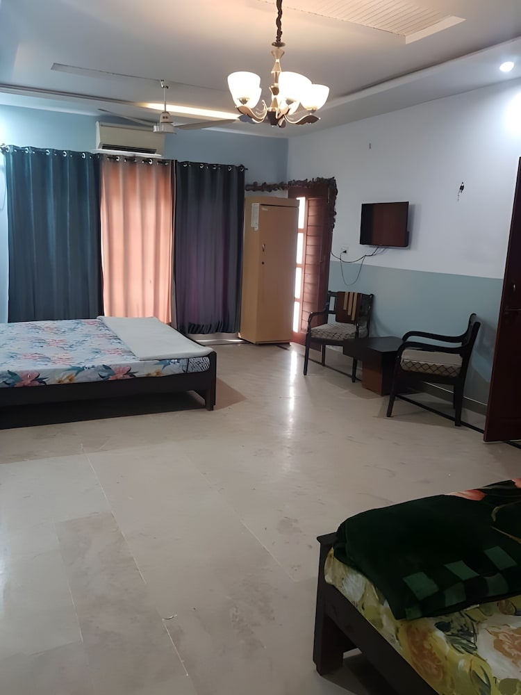 khyber lodge 2 guest house