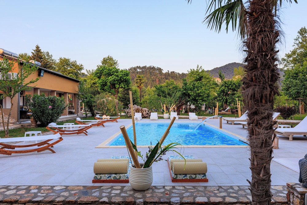 Natura Bungalows