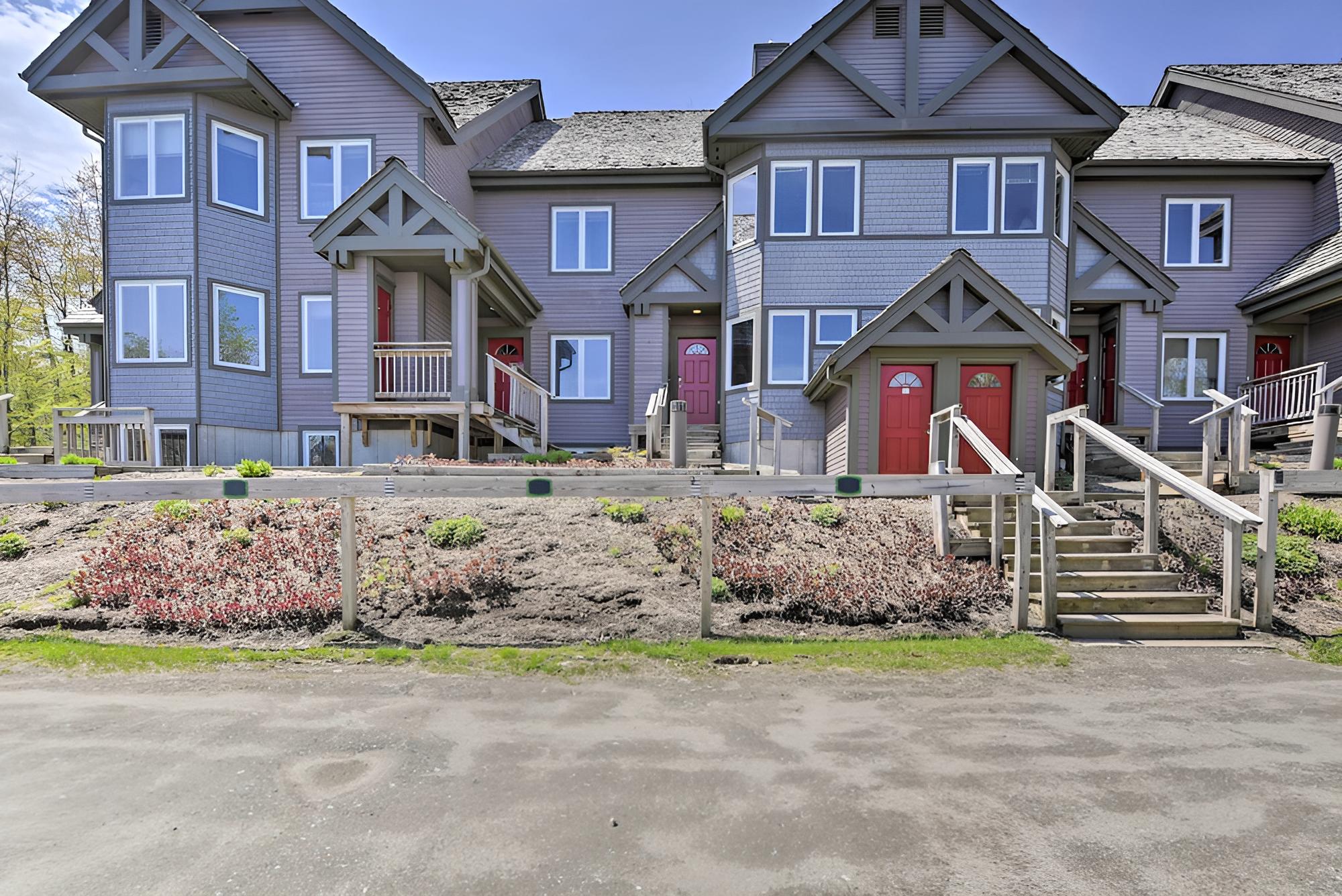 Ski In, Ski Out Escape: Steps to Jay Trail! view 2