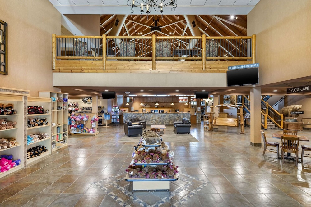 Three Bears Waterpark Resort Near Tomah, Ascend Collection Hotel
