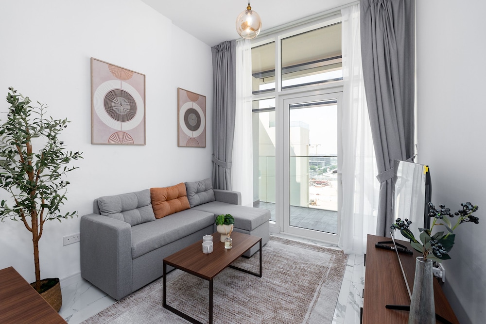 Urban 1BR in Masdar City w Pool View Balcony