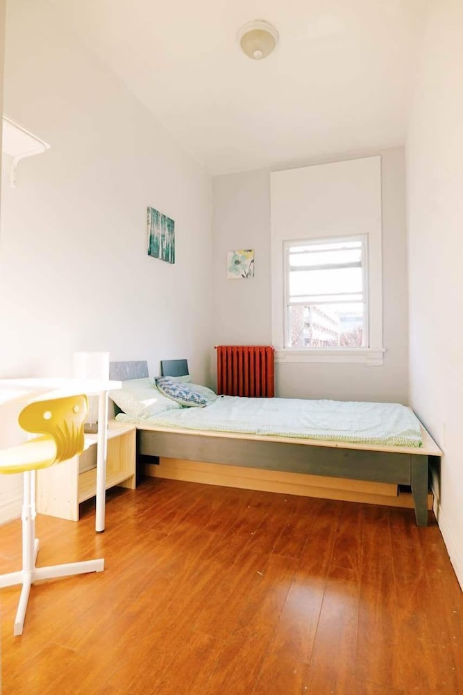 2 Bedroom Apartment near Kensington Market - Unit 10 - Image 4