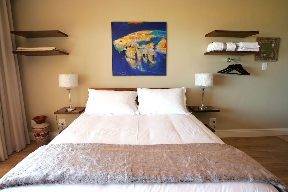 Dolphin Inn Guest House