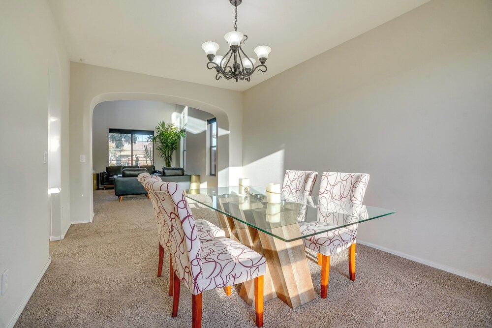 Close to Golf & Hiking: Home in Litchfield Park