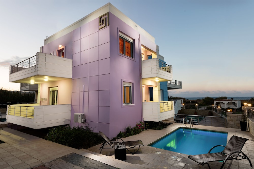 Kronos Villas
