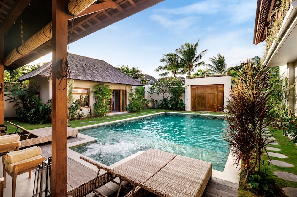 Villa Nabi by Alfred in Bali - New Family 5BR Villa Next to Seminyak Beach
