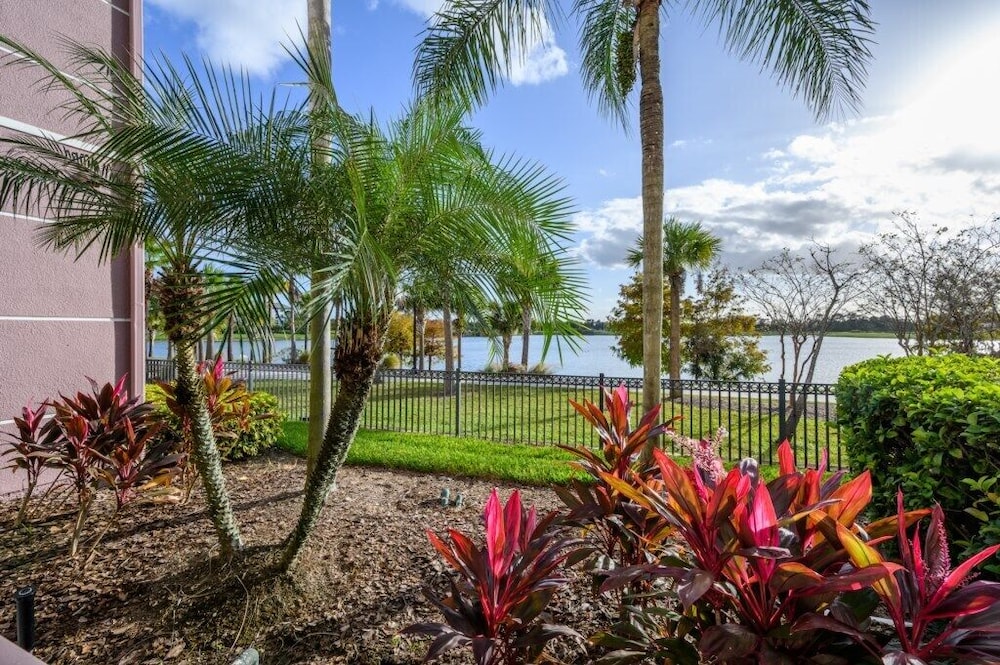 Epic Universe Family Fun Vista Cay Lakeview Condo - 1021