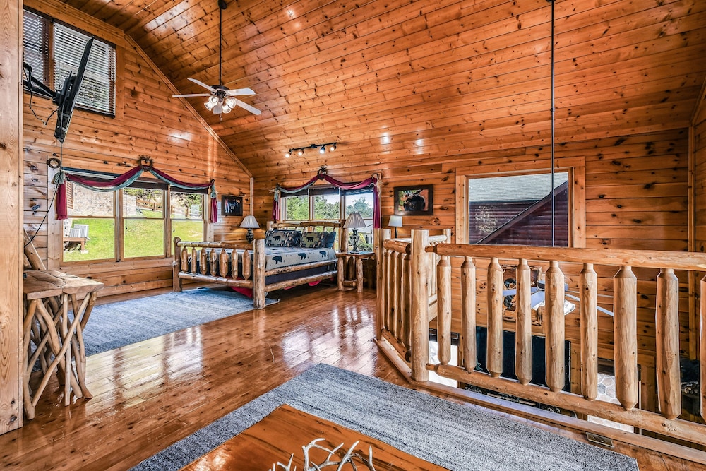 Extravagant View 3 Bedrooms 3 Bathrooms Cabin