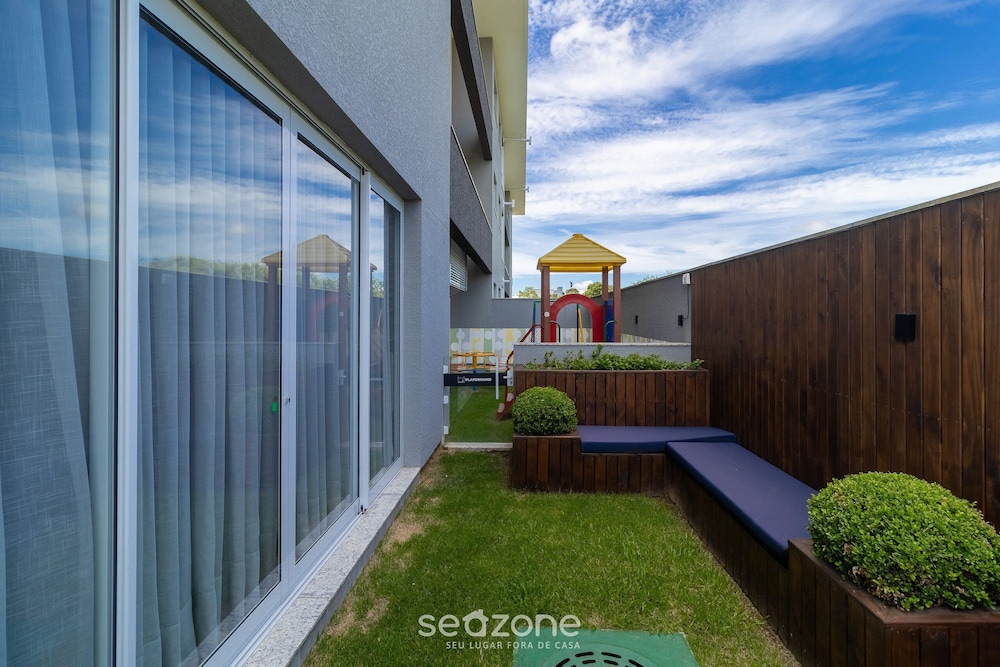 Comfort and Pool Near the Beach - Rhl0302