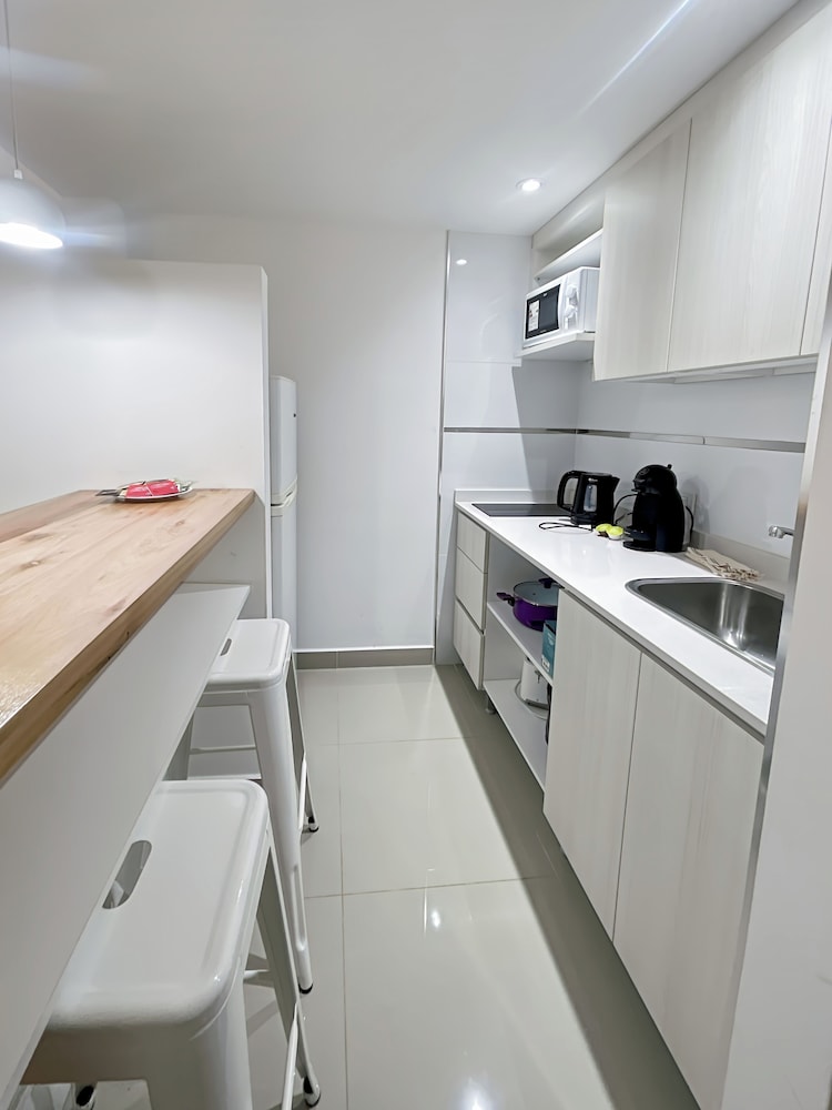 Ayres Suites Moreno