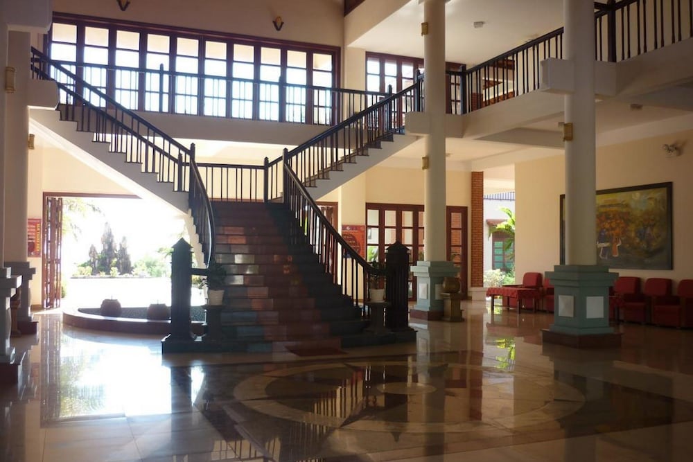 Lăng Cô Beach Resort