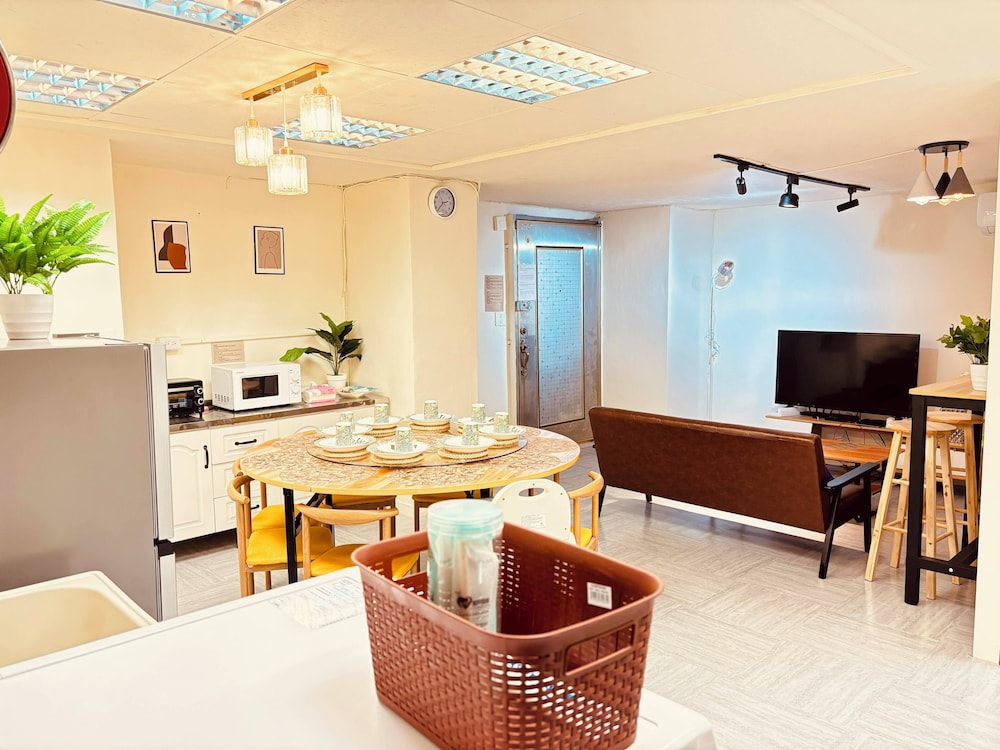 Yourcity Warm Nest - Taipei 101 and Big Dome Large Space & Sleeps 8 people