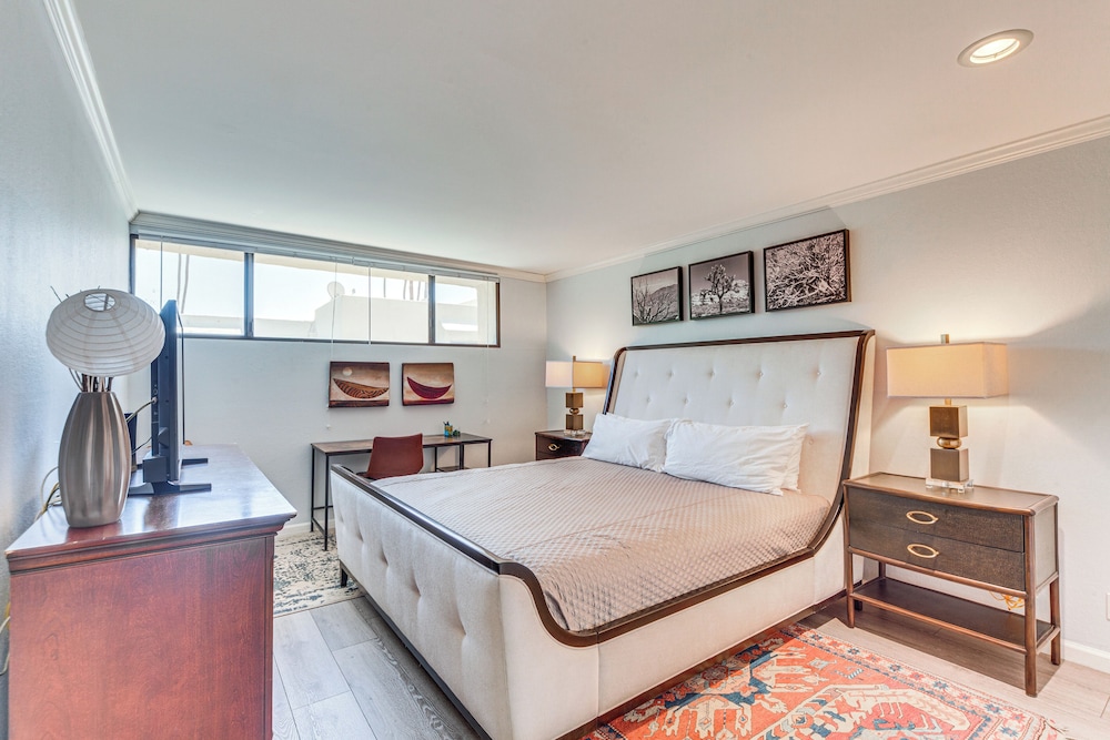 Mtn-view Condo w/ Pool Access in Palm Springs!