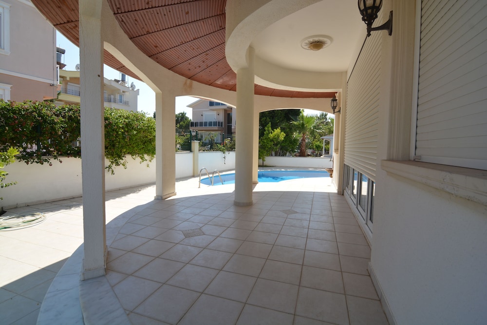 Bella Villa 7