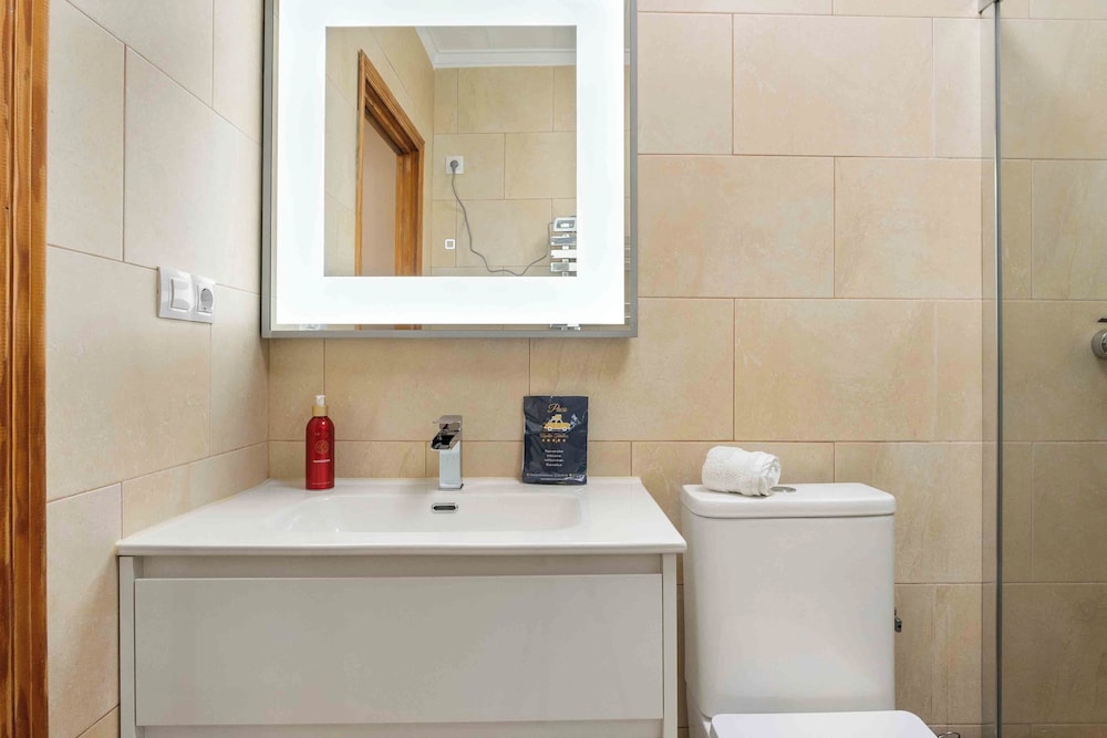 Beautiful and Cozy Villa With Private Pool in Urb, San Luis, El Chaparral, Torre