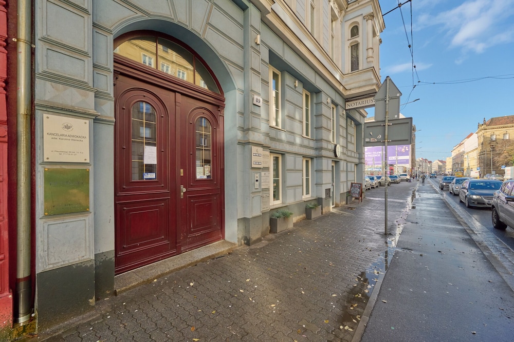 Stylish Apartment in Wrocław by Renters view 4