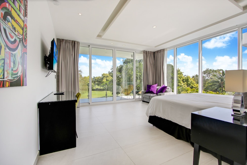 Ultra Modern Villa with Chef & Maid