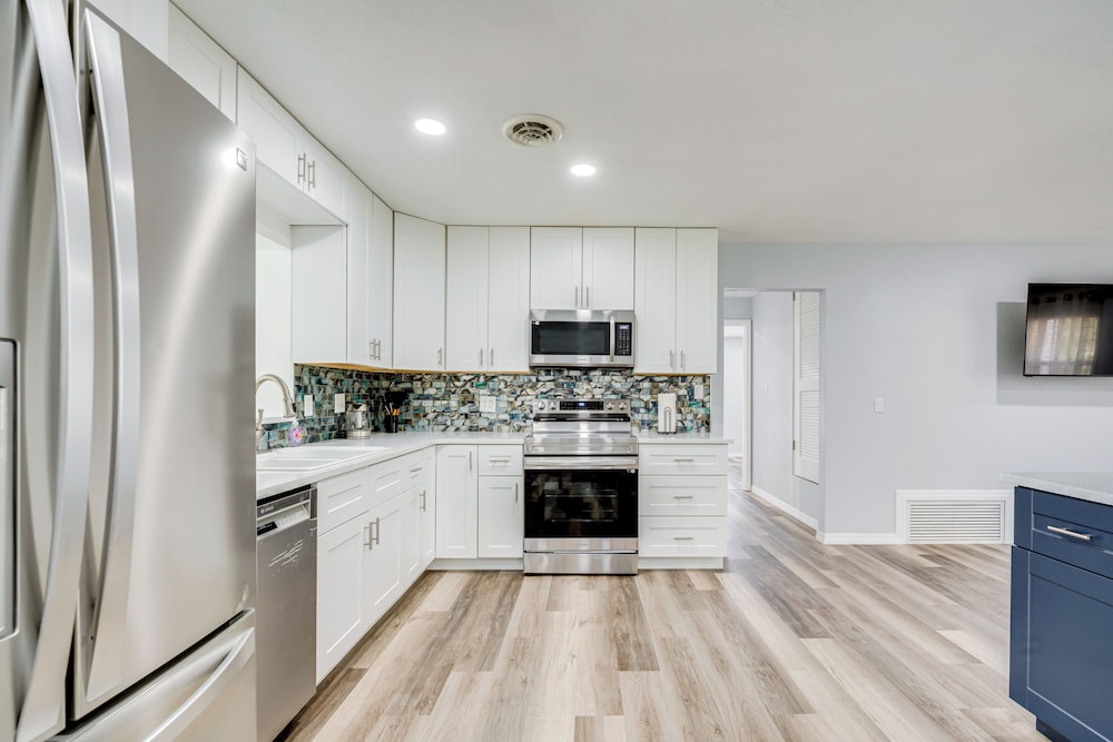 Stay & Play in Belleview: Welcoming Home w/ Yard