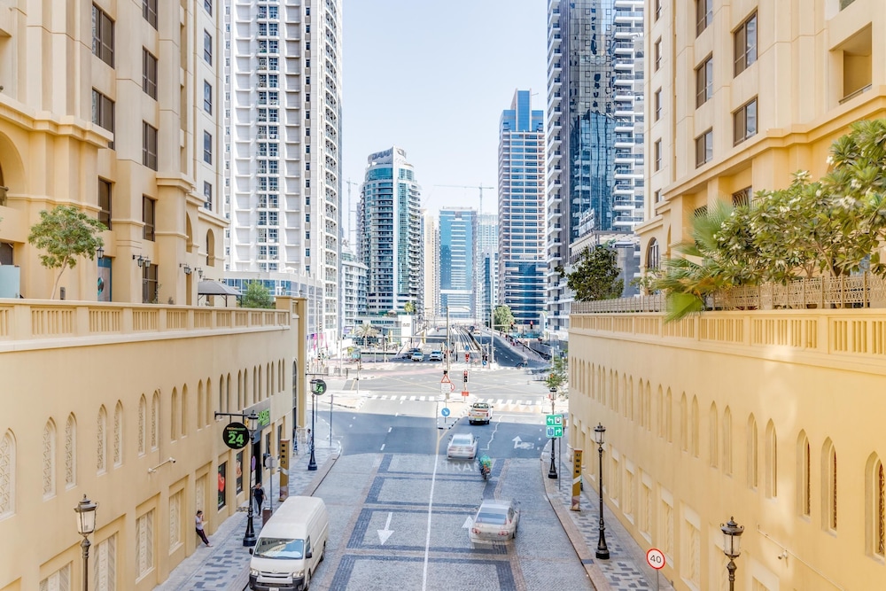 GLOBALSTAY. Modern Ap steps to JBR Beach