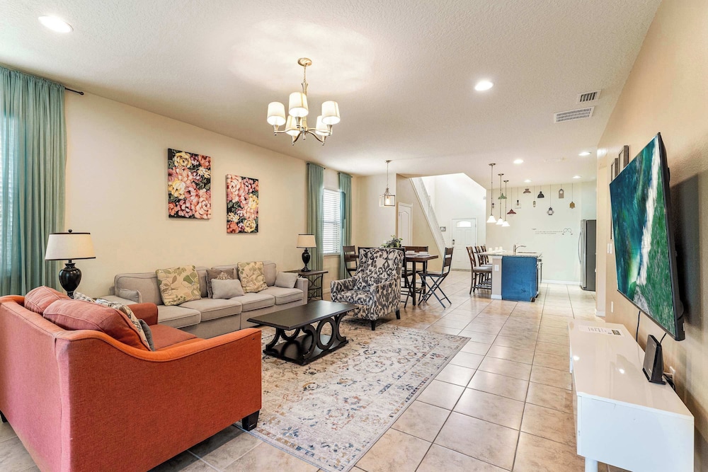 Loft & Leisure Villa 6 Bdrs!