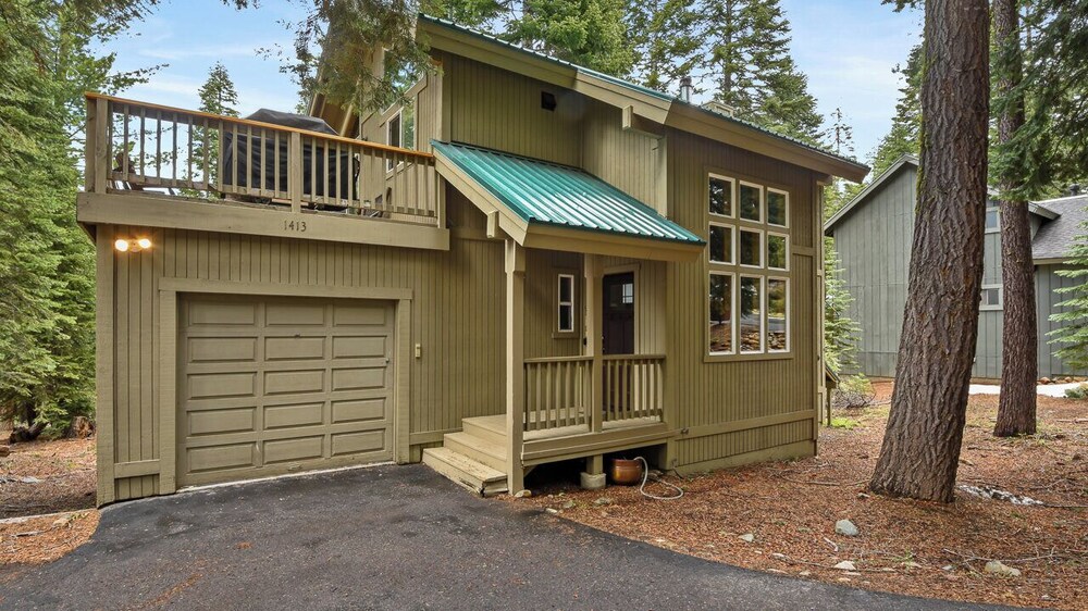 Hotel Luxury Tahoe Chalet - Image 1