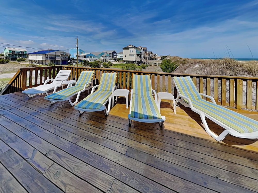 The Caroline by Topsail Realty