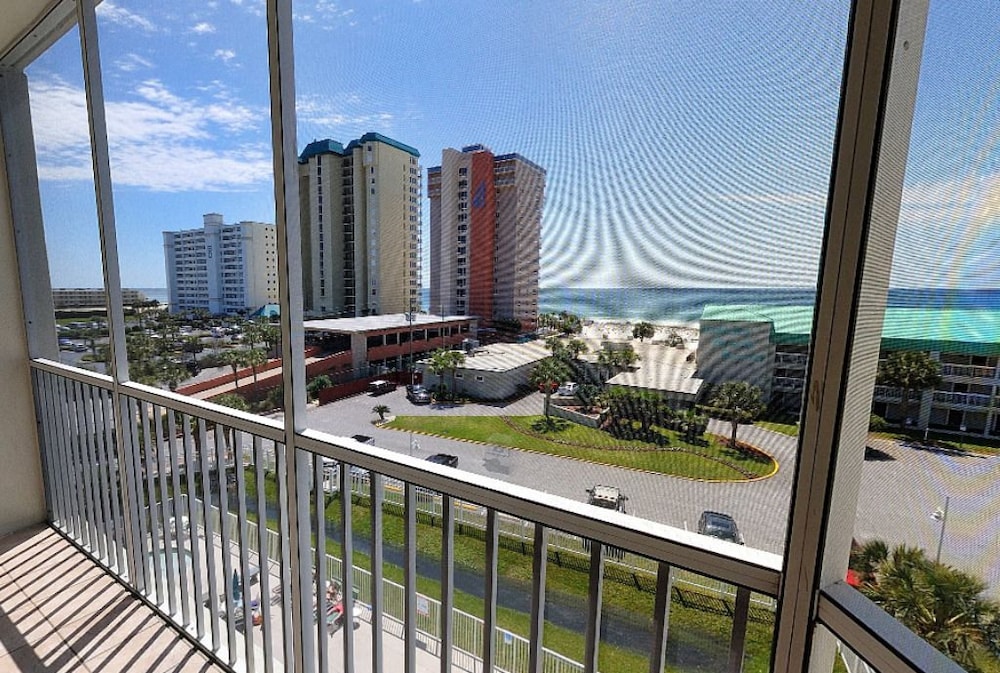 Getaways at Destin Holiday Beach Resort