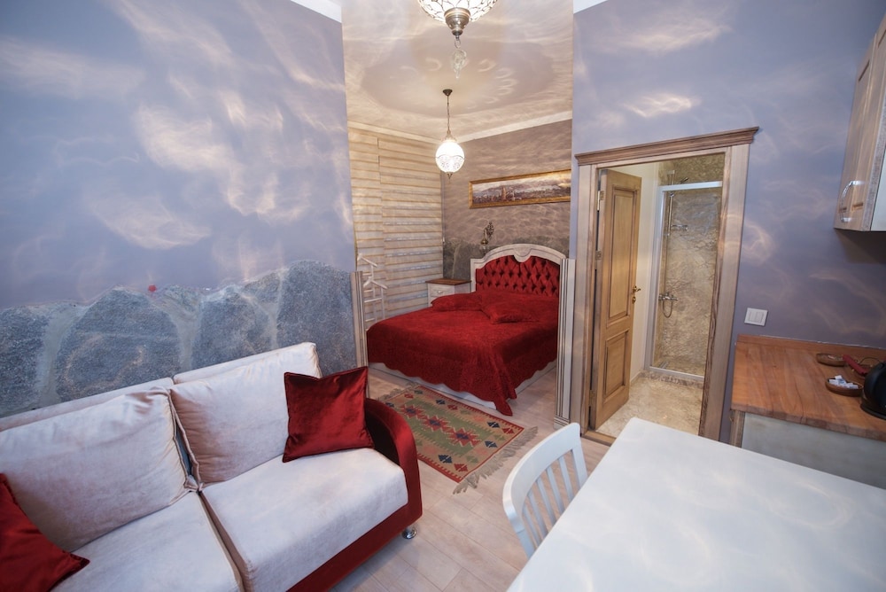 Galatolia Suites - Image 7