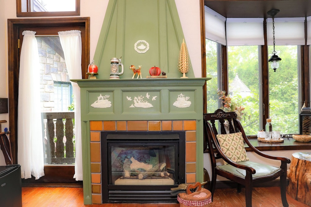 Stone Chalet B&B Inn and Event Center
