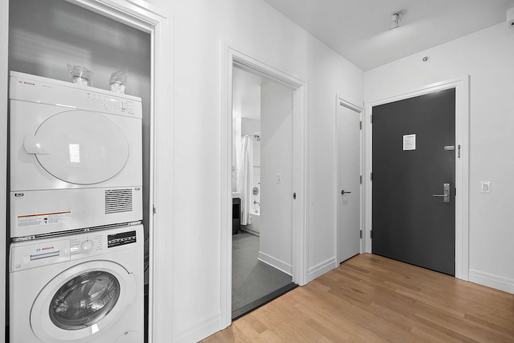 Forte Select Xxii by Rove 2BR Midtown West Apt