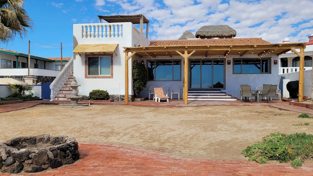 Casa Evita 4 Bedroom Beachfront Home
