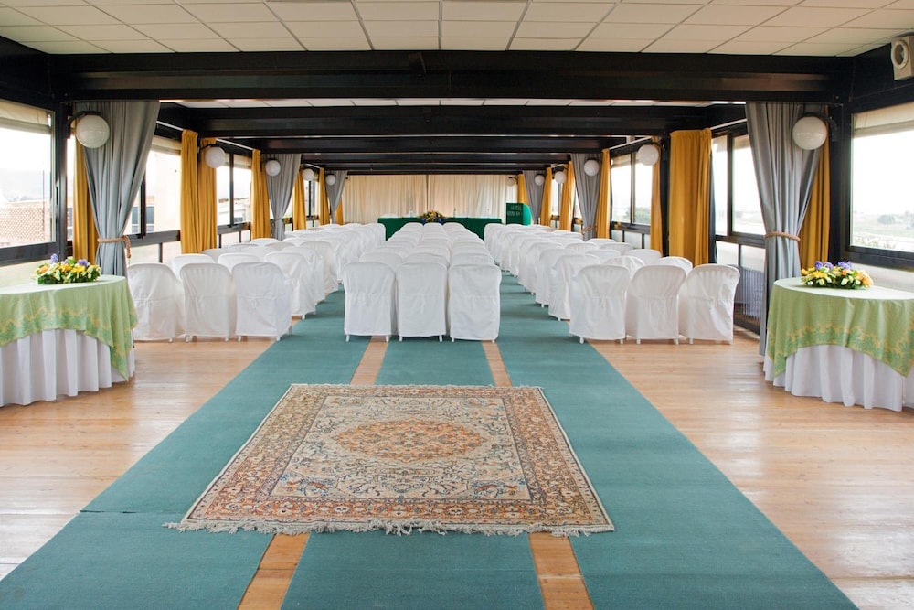 meeting & event spaces