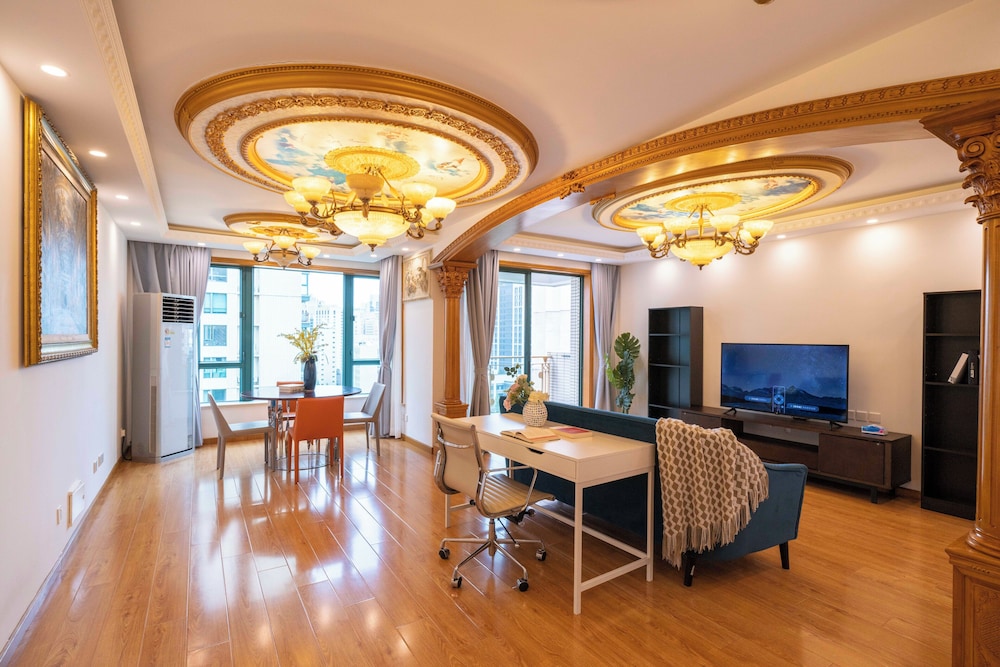 Tyms Xujiahui Modern 2BR APT
