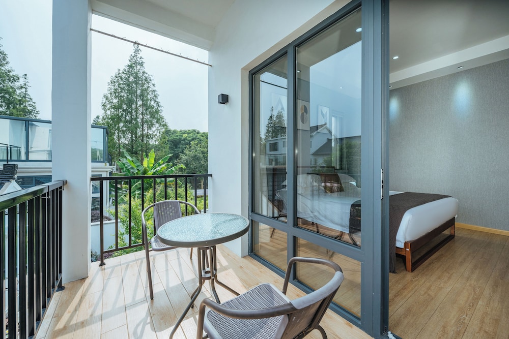 Yinshu Lunas Vila Courtyard Garden Resort Hotel (Shanghai International Tourism Resort Branch)