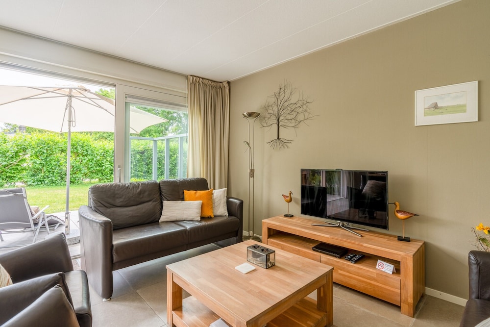 Tastefully Furnished Country House for 6 People