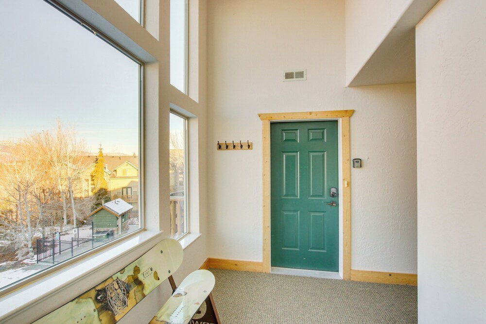 Mtn-view Gem Near Skiing & Golf in Eden!