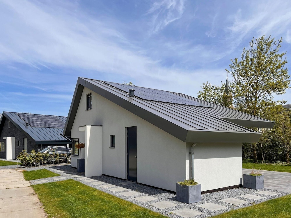 Eco-friendly Villa With Terrace and Garden view 3