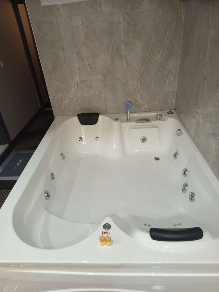LİZBONİA OTEL