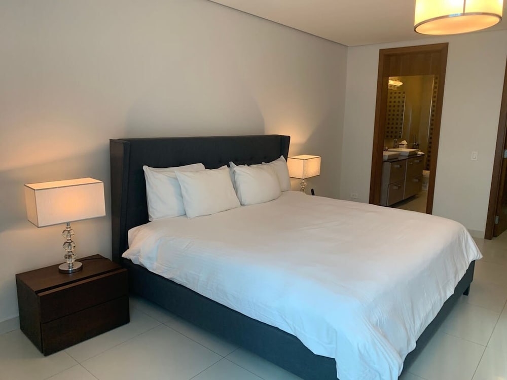 Amaranta Park I 2 Bed Apt With Balcony