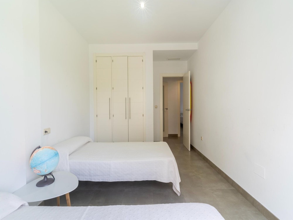 Spacious Apartment With 2 Terraces